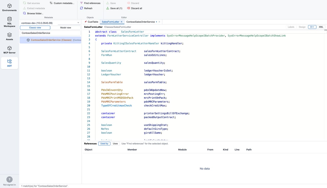 The X++ editor showing a class with per-kind syntax colouring (Contoso demo data).